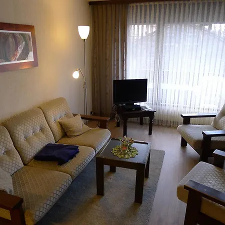 Apartment Apartment Apartment 8 *
